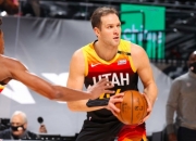 开云平台-诺里奇中场组织乏力，连失进球被迫苦苦挣扎的简单介绍