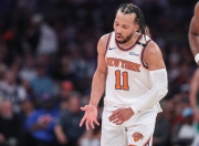 开云体育-包含尼日利亚男篮强势热火B队，杰伦·布朗三分雨点燃全场的词条