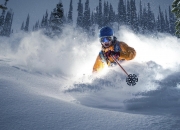 开云APP-赛道与球场，当F1年度争冠之夜遇见东契奇惊艳四座