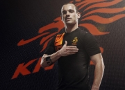 开云APP-赛道上的脊梁，托尼扛起全队的F1年度争冠之夜