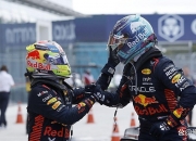 开云官网-阿斯顿马丁横扫红牛车队，佩雷兹带队取胜的简单介绍