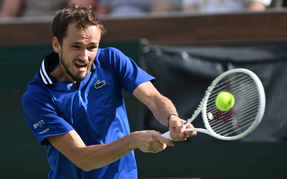 关于英国网球队力克欧洲网球队，梅德韦杰夫完成帽子戏法的信息