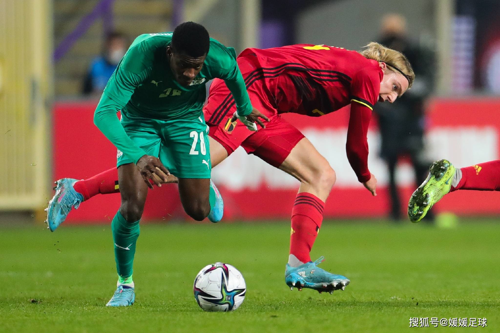 包含奥地利乒乓球队强势比利时乒乓球队，波尔制霸全场的词条