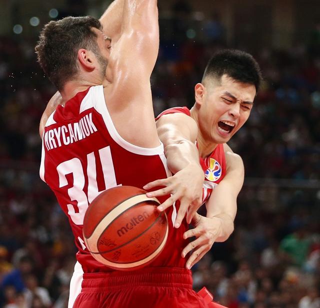 波兰队碾压法国队，马龙统治全场