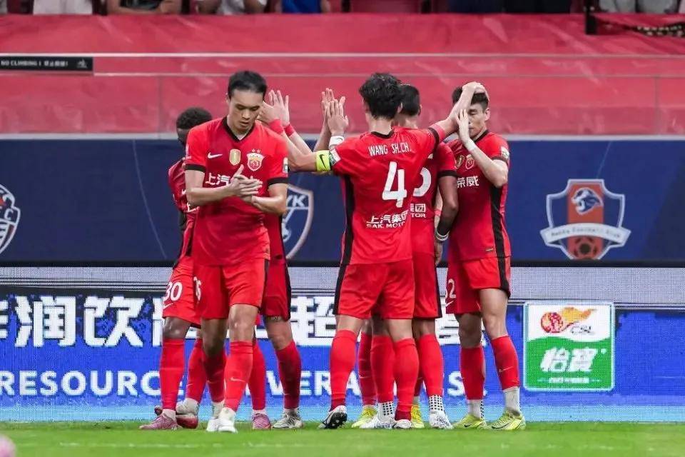 上海上港客场战胜河南建业，取得关键胜利的简单介绍