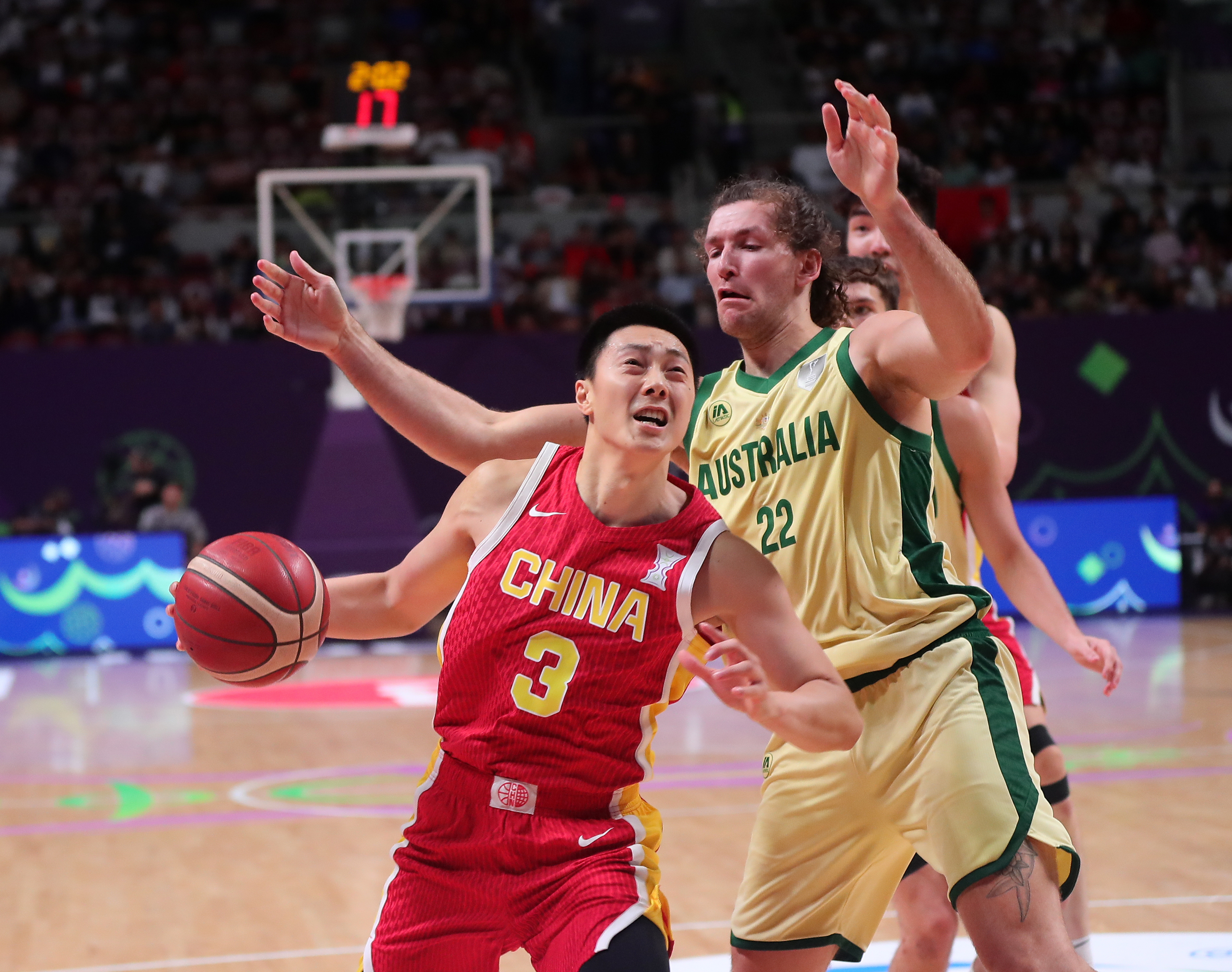 包含中国顶级篮球比赛迎来新赛季的词条