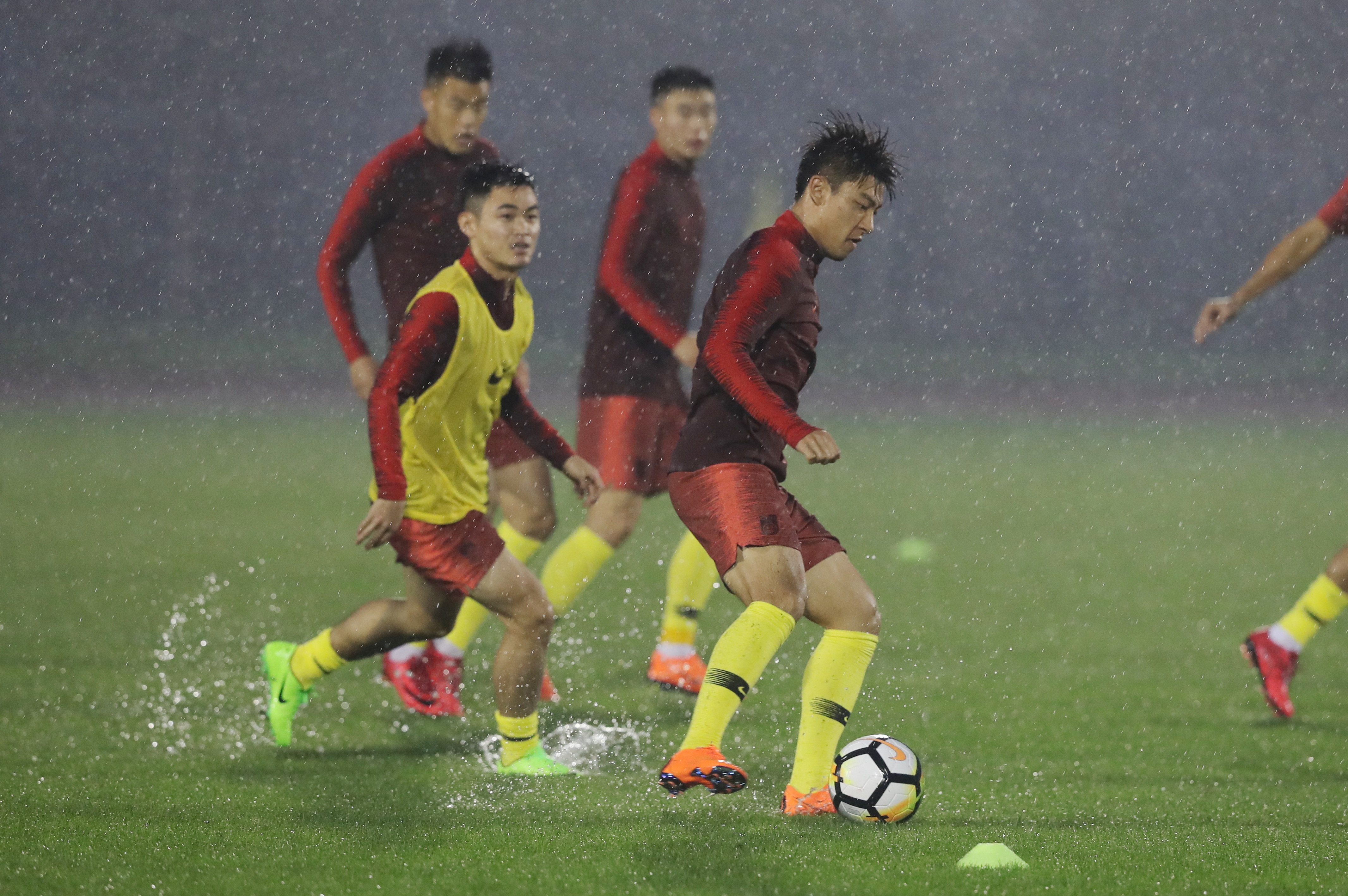 国际足球赛事中队员的足下功夫