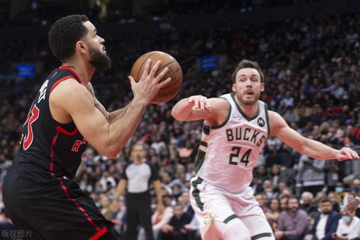 关于青岛队碾压鹈鹕，范弗利特统治全场的信息