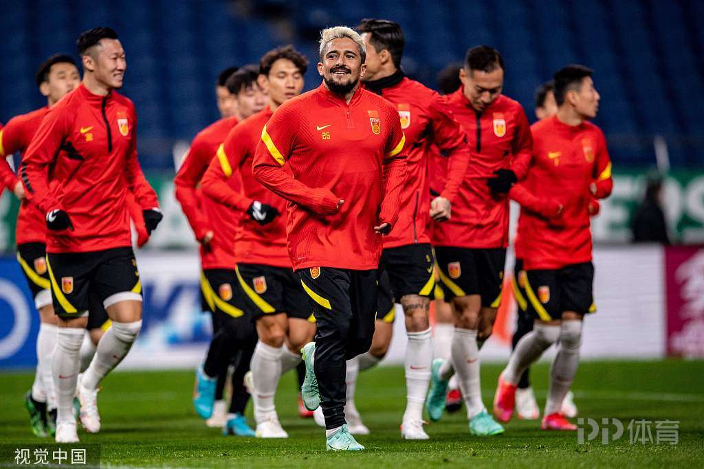 教练组合作紧密，制定成功战术获胜