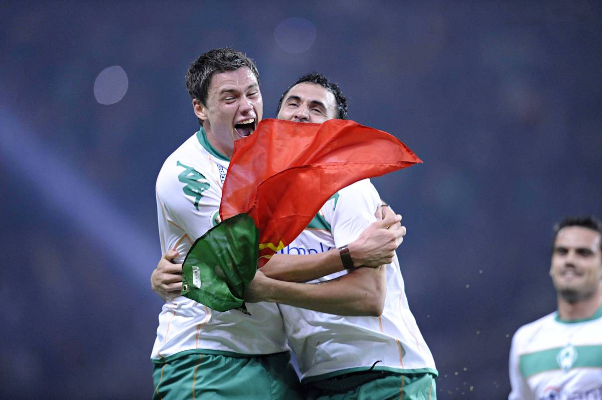 关于球员之间互相支持,团结协作,取得胜利的信息 关于球员之间互相支持,团结协作,取得胜利的信息