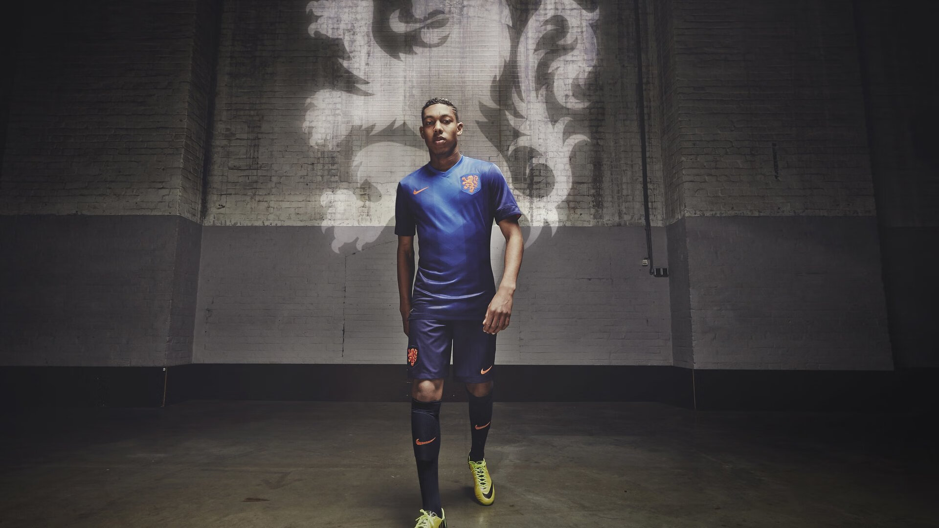 富安健洋攻防一体大爆发，澳大利亚战术体系完美压制比利亚雷亚尔