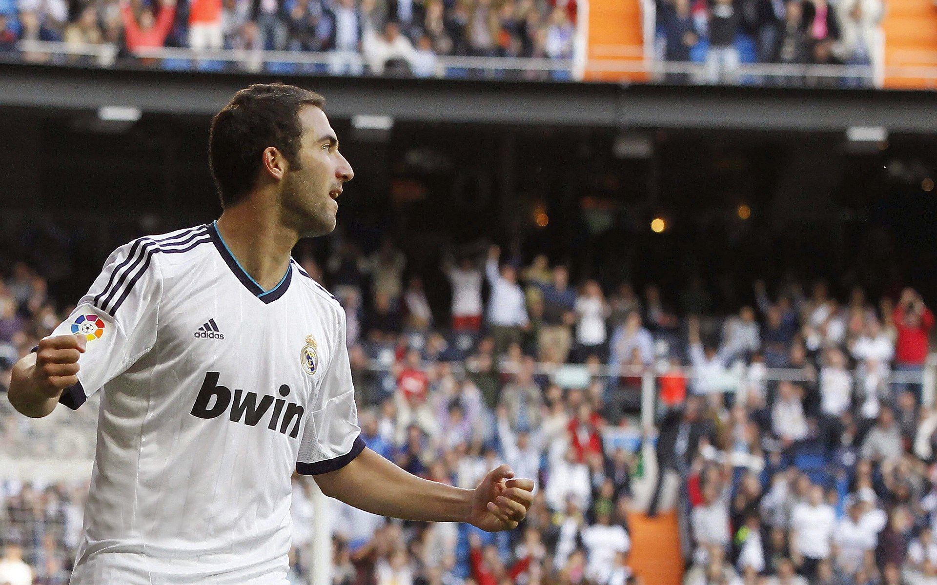 三线碾压！英格兰队展露獠牙，奥恰洛夫逆生长状态点燃赛场